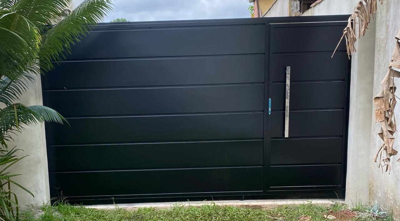 PORTÃO DESLIZANTE INSTALADO EM PARQUE MAMBUCABA