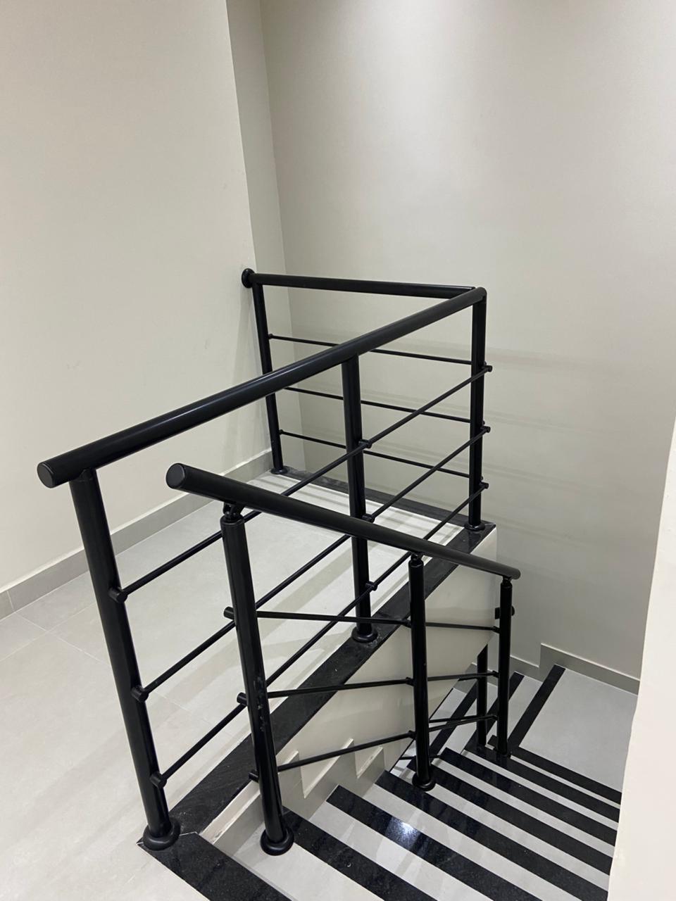 Guarda-corpo instalado na Nova Angra – Angra dos Reis